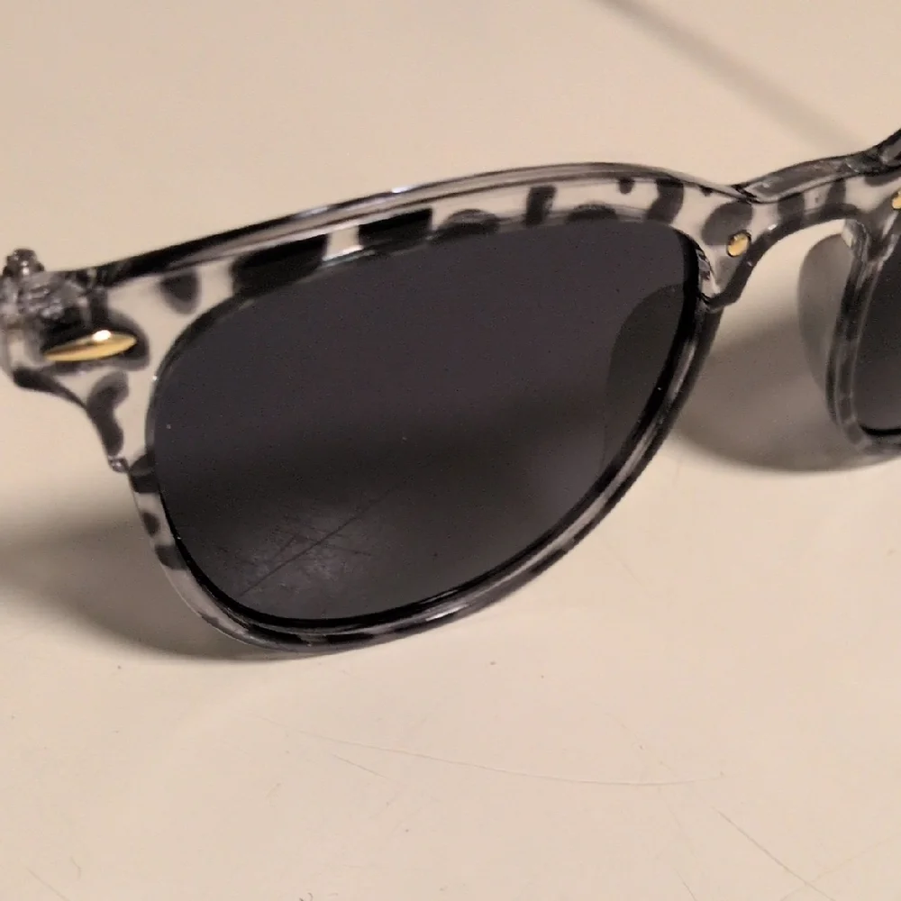 Chic Black and‎ Gray Patterned Sunglasses